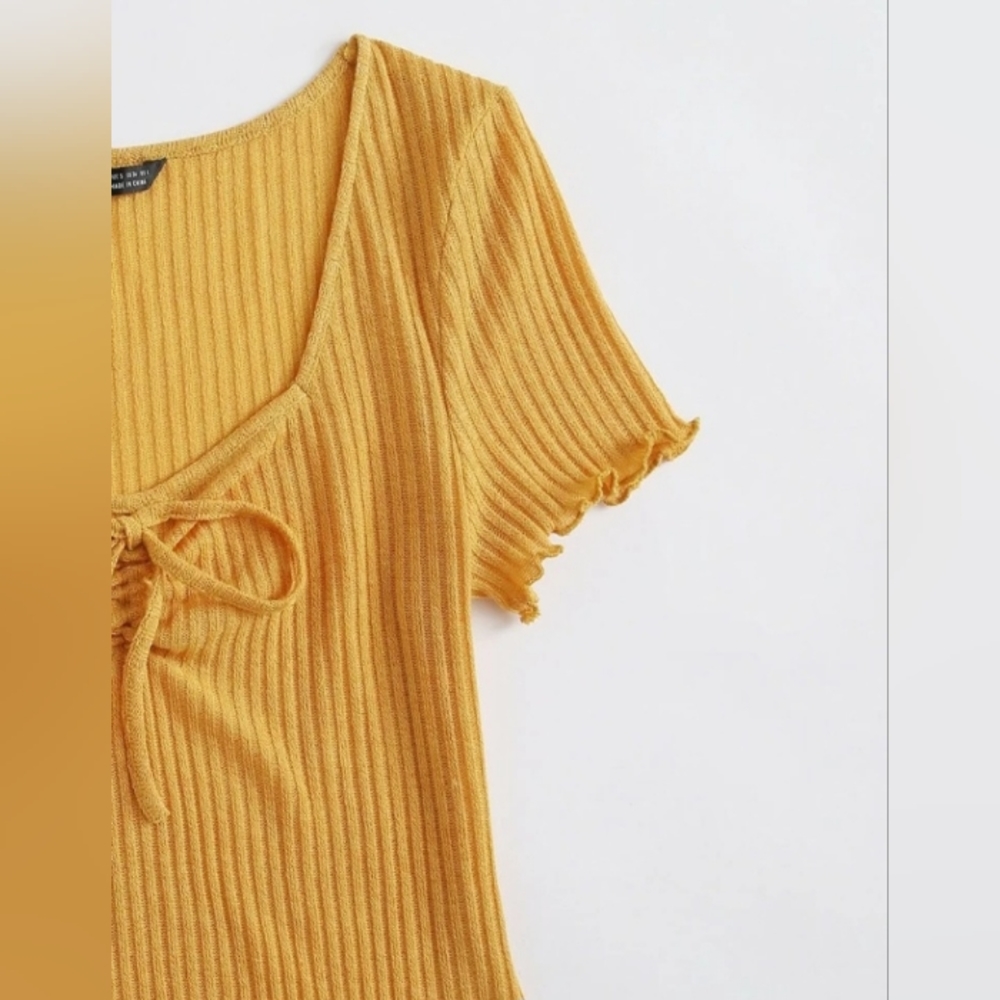 New Ruched Knot Front Lettuce Trim Rib-Knit Dress - Picture 4 of 4